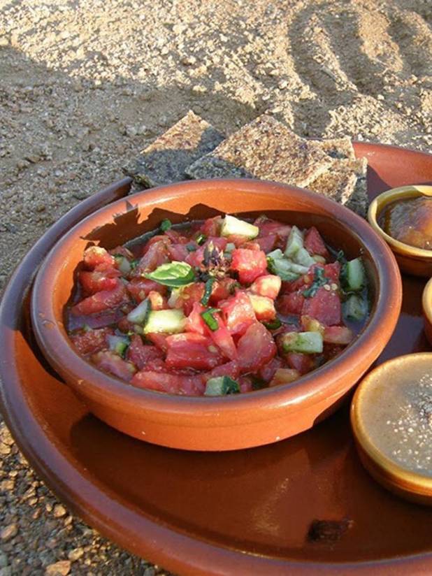 Ensalada de tomate y albahaca