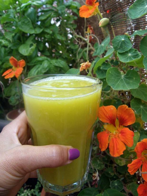 Jugo de pepino y naranja